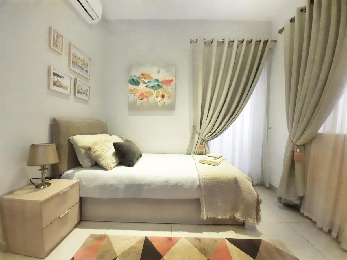 Cozy Rooms - Great Bus Connections - Free Parking Mosta Bagian luar foto