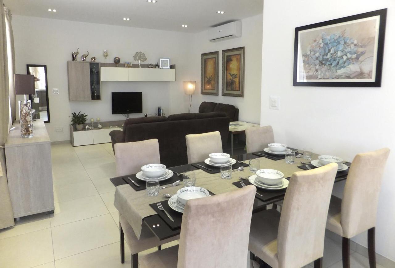 Cozy Rooms - Great Bus Connections - Free Parking Mosta Bagian luar foto